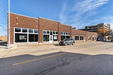 1084 Iowa St - Dubuque, IA