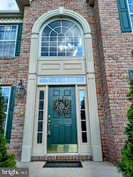 8137 Showcase Ct - Pasadena, MD