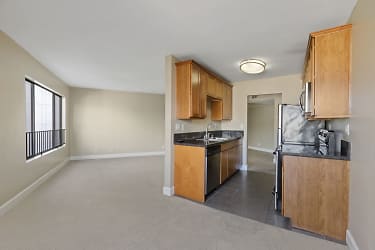 10982 Roebling Ave unit 432 - Los Angeles, CA
