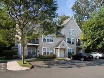 Avalon New Canaan Apartments - New Canaan, CT