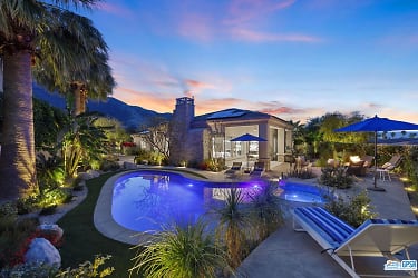 303 Big Canyon Dr S - Palm Springs, CA