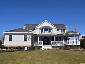 53 Sunset Ave - East Quogue, NY