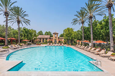 Shadow Oaks Apartments - Irvine, CA