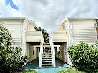 135 Hunter Lake Dr unit F - Oldsmar, FL