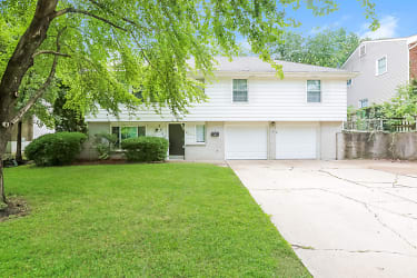 7315 Willow Ave - Raytown, MO