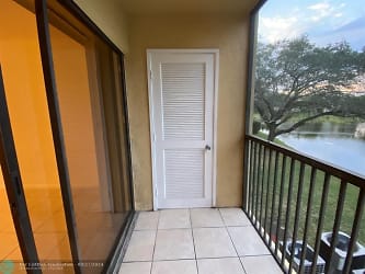 9000 NW 28th Dr #1-206 - Coral Springs, FL