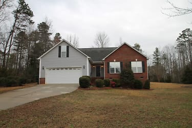 1830 Country Manor Ln - Rock Hill, SC