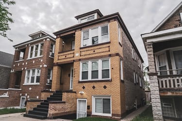 2506 W Lithuanian Plaza Ct #2 - Chicago, IL