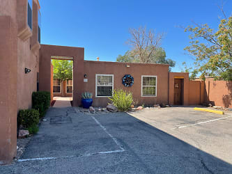 310 Geraldine Loop SE unit B - Rio Rancho, NM