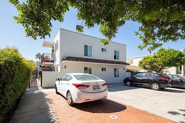 1671 Chalcedony Street Apartments - San Diego, CA