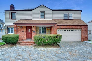 7 Dogwood Ave - Malverne, NY