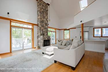 74 Clinton Pl - Tinton Falls, NJ