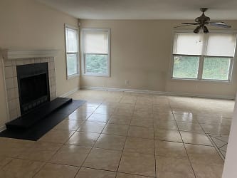 310 Forrest Ave unit A4 - Gainesville, GA