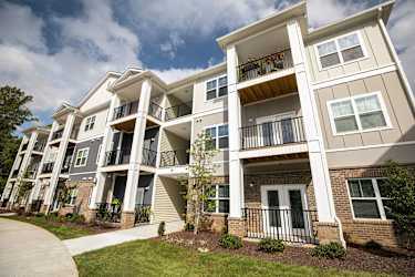 Country Park At Tall Oaks Apartments - Greensboro, NC