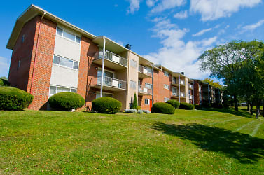 Ridge Gardens Apartments - Parkville, MD