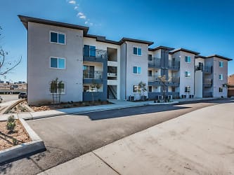 Mesa College Luxury Apartments With Parking + Patio - San Diego, CA