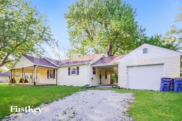104 Kathy Ln - Excelsior Springs, MO