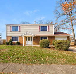 6937 Morley Ln - Huber Heights, OH