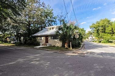 402 NW 3rd Ave - Gainesville, FL