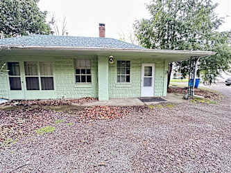 1102 Napoleon Rd - Michigan Center, MI