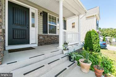 7804 Catherine Ave - Pasadena, MD