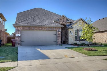3141 Hollow Branch Dr - Royse City, TX