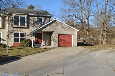 935 Merrill Ct S - South Bend, IN