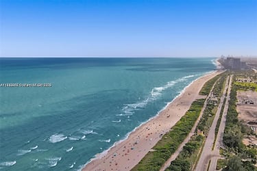 100 Bayview Dr #521 - Sunny Isles Beach, FL