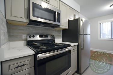 7545 N Winchester Ave unit 306 - Chicago, IL