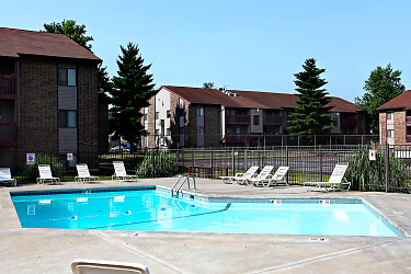 Briarwood Village Apartments - Springfield, MO