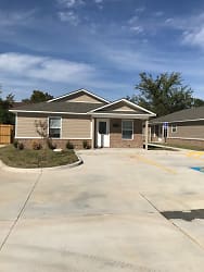 4601 Jenny Lind Rd - Fort Smith, AR