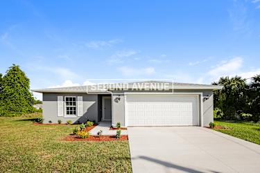 2672 Jollivette Rd - North Port, FL