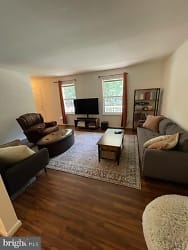 838 Chestnut Tree Dr - Annapolis, MD