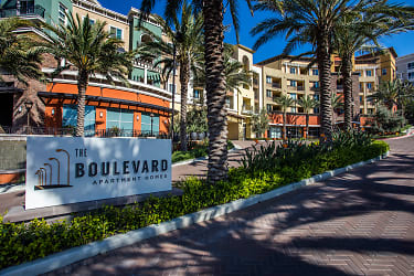 The Boulevard Apartments - Woodland Hills, CA