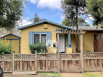 6323 Sunnymere Ave - Oakland, CA