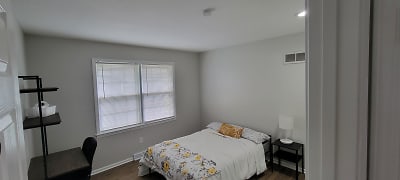 Room For Rent - Blue Springs, MO