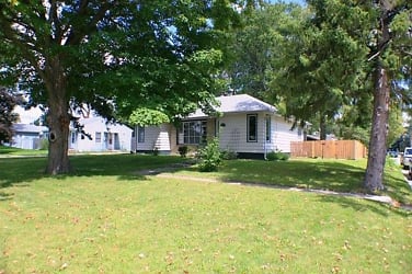708 S Adelaide St - Normal, IL