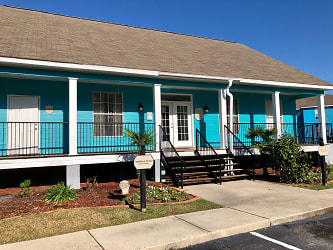 Caribbean In The Pass Apartments - Pass Christian, MS