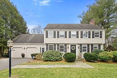 93 Mountain Terrace Rd - West Hartford, CT
