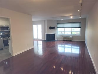 300 High Point Dr #807 - Hartsdale, NY