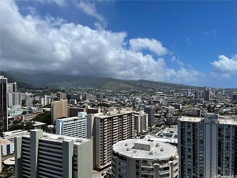 641 Ke'eaumoku St #2907 - Honolulu, HI