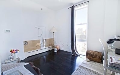30-11 21st St unit 7A - Queens, NY
