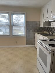 65 Willow Rd unit 65 - Rocky Hill, CT
