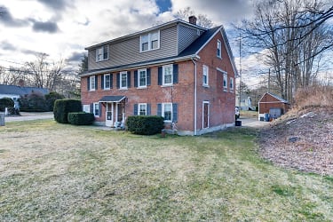 8 Maple Ave - Plymouth, CT