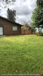 585 NW Linden Ave - Corvallis, OR