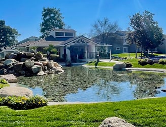 The Springs Apartments - Bakersfield, CA