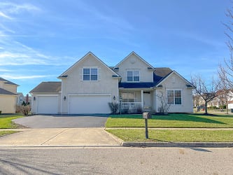 8190 Tricia Price Dr - Powell, OH