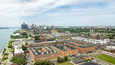 River Place Luxury Apartments - Detroit, MI