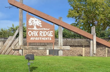 Oakridge Apartments - Hopkins, MN