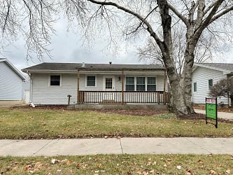 140 37th Ave NW - Rochester, MN